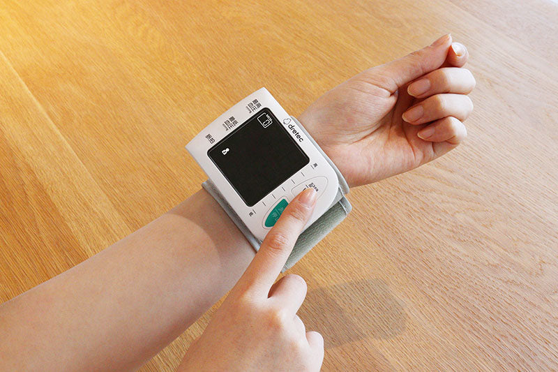 Wrist Blood 
Pressure Monitor
手腕式血壓計