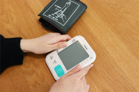 Upper-arm blood
Pressure Monitor
上臂式血壓計